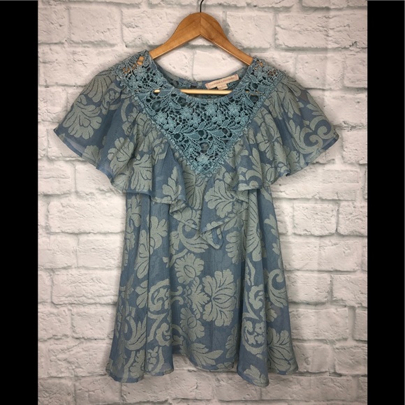Anthropologie Tops - Champagne & Strawberry Ruffle Flutter Crochet